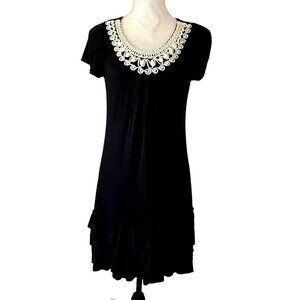 Sophia Christina | Crocheted Accent Short Sleeve Dress | Black | Size: 4